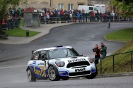 Rallye Český Krumlov: Pech / Uhel - Mini John Cooper Works S2000 na návsi v Malontech